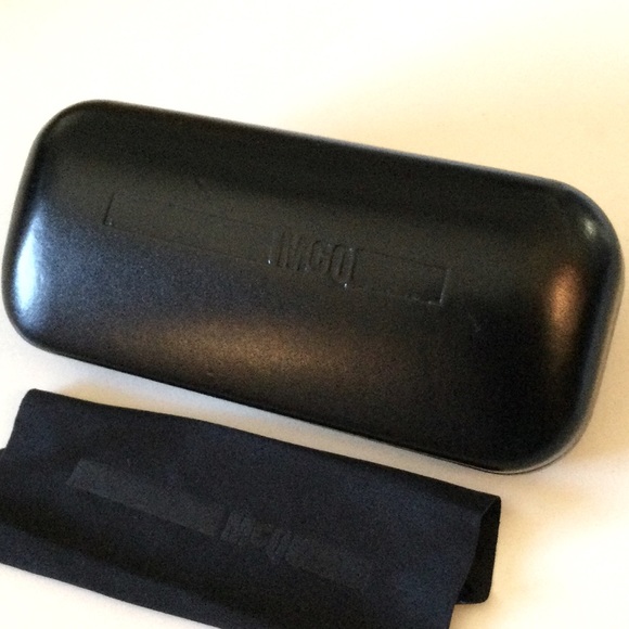 ALEXANDER MCQUEEN MCQ LARGE BLACK SUNGLASSES CASE HARD SHELL WITH CLEANING CLOTH main image 4